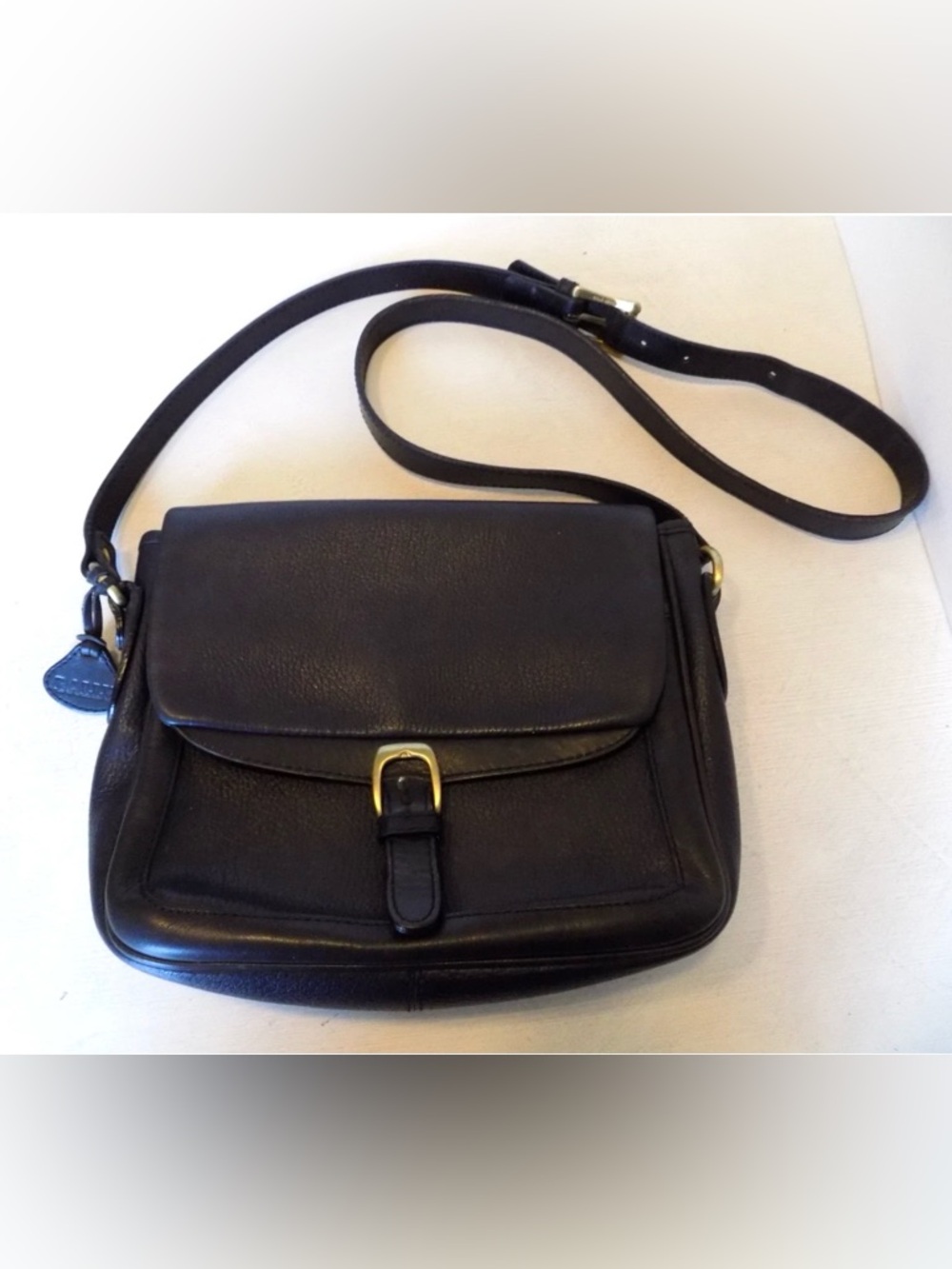 Vintage Bally EUC Crossbody
Purse Black Pebbled Leather
Brass Hardware - Picture 3 of 16
